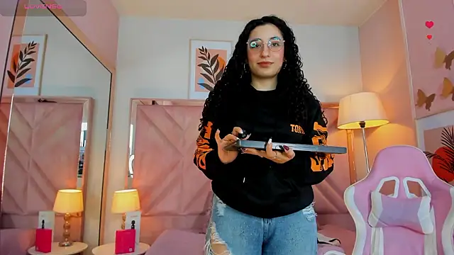 DemiJones_ Adlı Modelin Canlı XXX Sohbeti