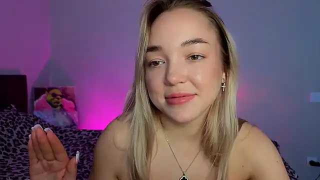 ChrissBerry's Live XXX Chat