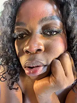 Chat +18 de karinacortes ao vivo