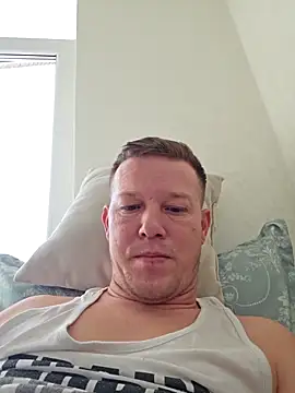 Garfieldd12's Live XXX Chat