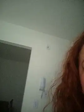 SOLTEIRASIGILO Adlı Modelin Canlı XXX Sohbeti