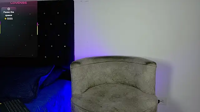 adriel_escalante's Live XXX Chat