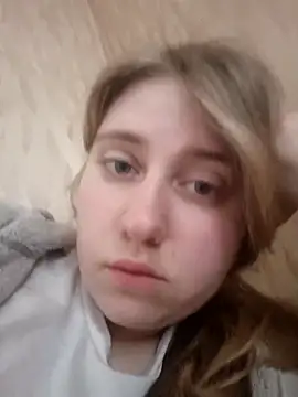 AnastasiaSky19 élő XXX-chatje