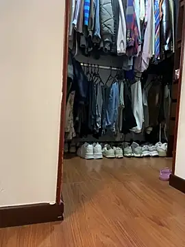 XXX chat uživo modela Belkaj