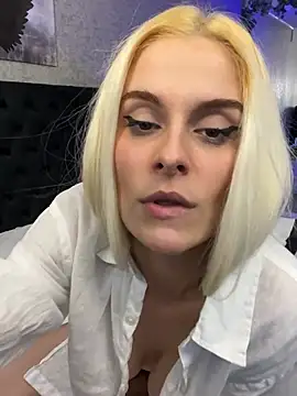 SelenaDaze Adlı Modelin Canlı XXX Sohbeti