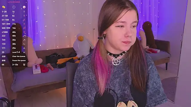 Mira_Falls élő XXX-chatje