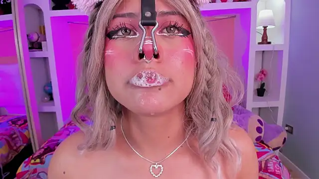 miss___megan élő XXX-chatje