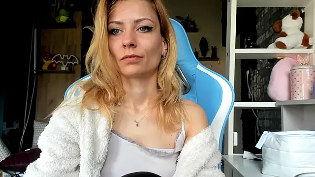 karo123421: απευθείας συνομιλία ΧΧΧ