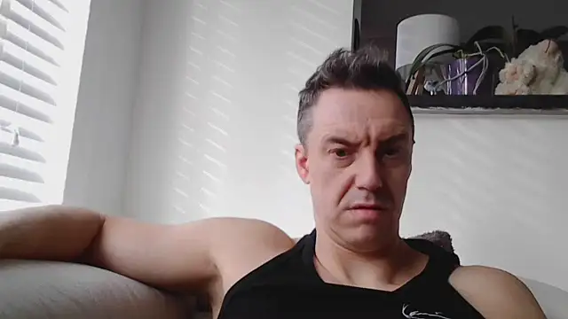 ploki2180 Live XXX-chat