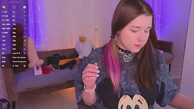 Mira_Falls Chat XXX live