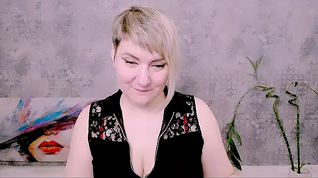 Djullia's Live XXX Chat