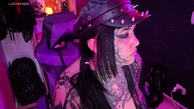 aradia_66's Live XXX Chat