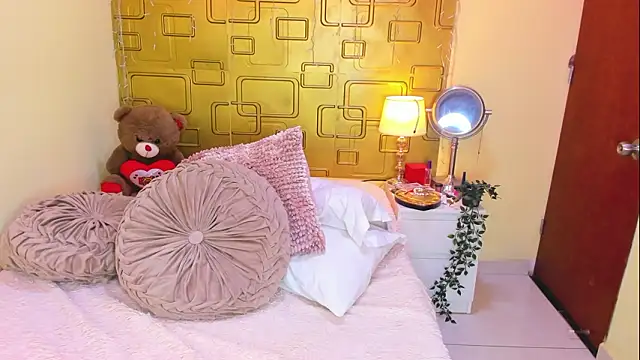 Julia_Haye Chat XXX live