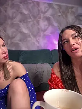 Chat +18 de Emma_Catt ao vivo