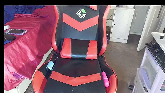 sugahfreeee's Live XXX Chat