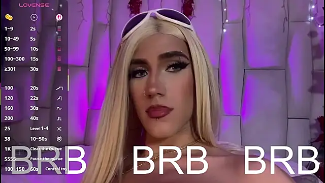 Regiina_Doll Pertunjukan Webcam