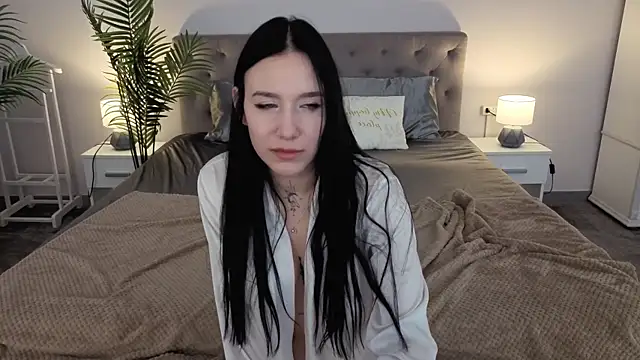 NikkiGoldSide Adlı Modelin Canlı XXX Sohbeti