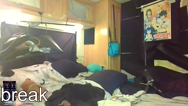 Solumi: διαδικτυακό σόου στην κάμερα