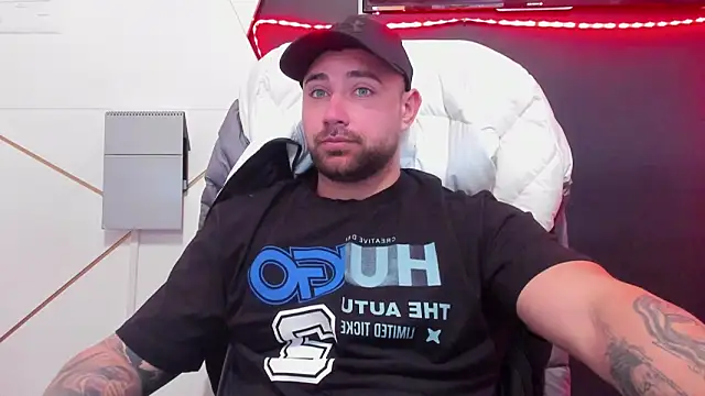 Czat XXX na żywo – DuncanStone