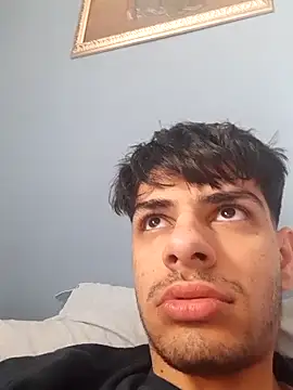 ilcazzone32 webcam show