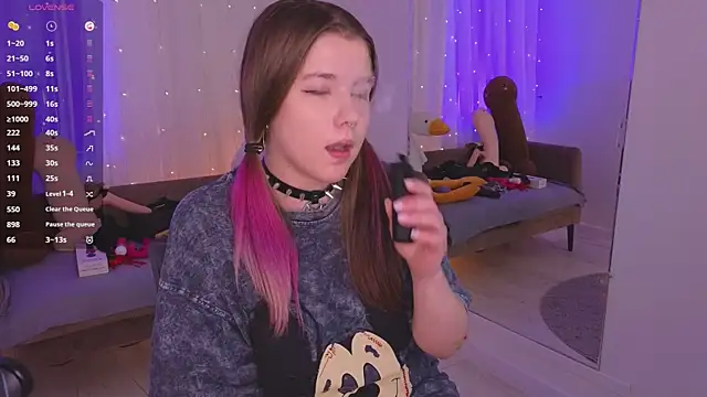 Chat +18 de Mira_Falls ao vivo