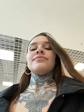 KishaMur élő XXX-chatje