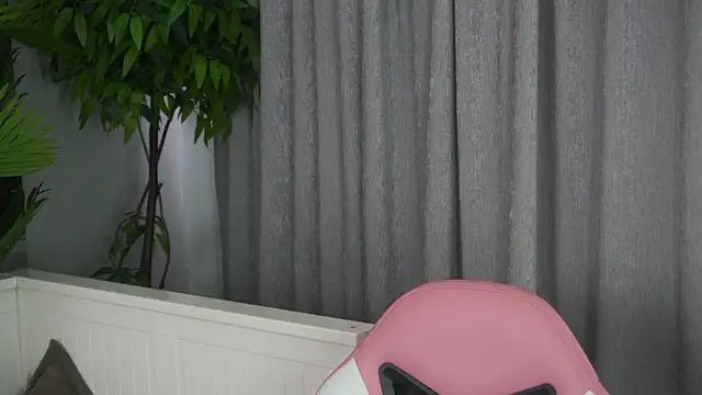 LanaReals Chat XXX in diretta