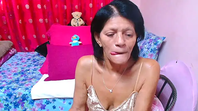 SLUTTYROXY's Live XXX Chat