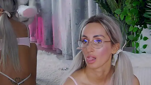 IsabelleEthanのライブXXXチャット