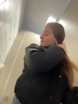 KishaMur Adlı Modelin Canlı XXX Sohbeti