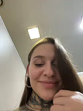 XXX chat uživo modela KishaMur