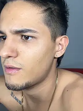 Alex_mojica 在線直播表演