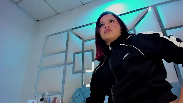 IssysLeBlanc Adlı Modelin Canlı XXX Sohbeti