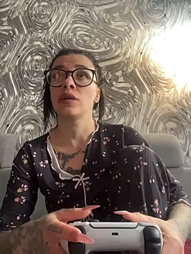 Queen_of_pain Adlı Modelin Web Kamerası Şovu