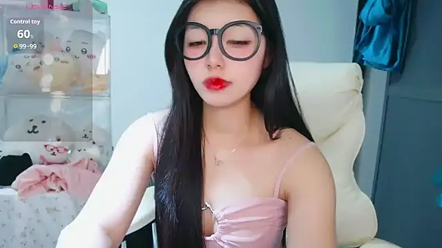 -XiaoYu-777 在線直播表演