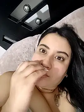 mialorents Adlı Modelin Canlı XXX Sohbeti