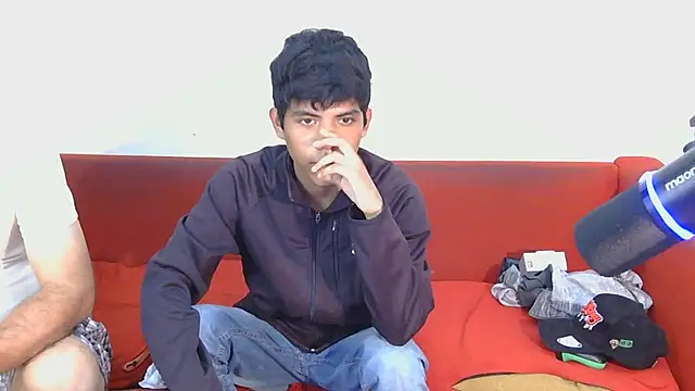 Show modela P4NT0J4 na web-kameri