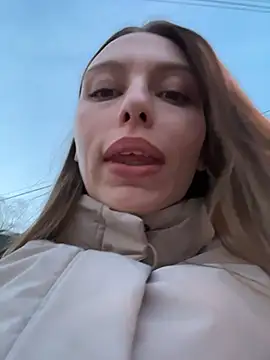 XXX chat uživo modela LeiaMood