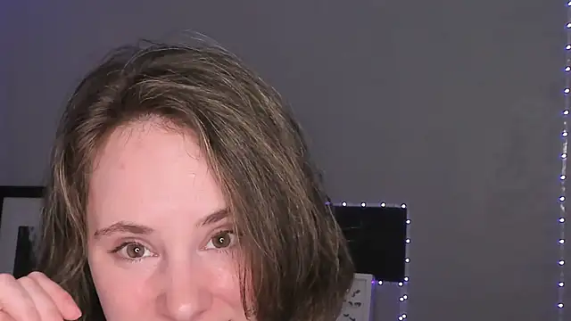 CrystaLeah: онлайн-секс-чат