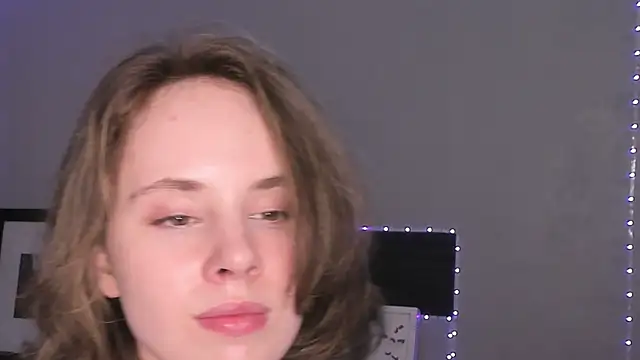 CrystaLeah: онлайн-секс-чат