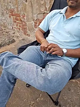 Chat +18 de Rabi_BULKBEAST ao vivo