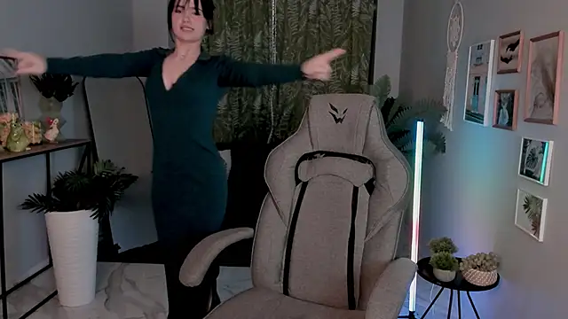 Chat +18 de MonicaFarmer ao vivo