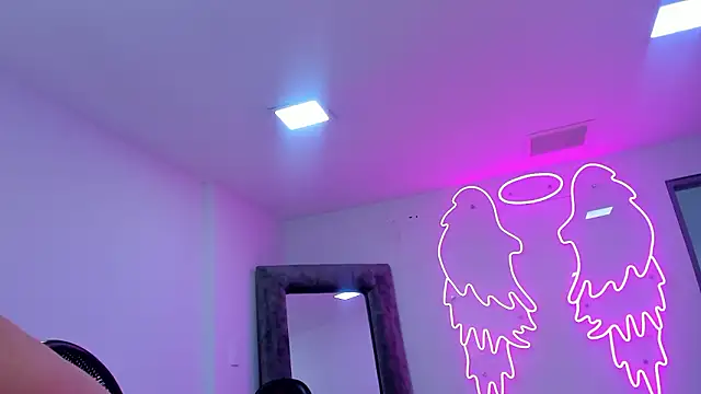 Chat XXX en directo de Evelin__thompsson