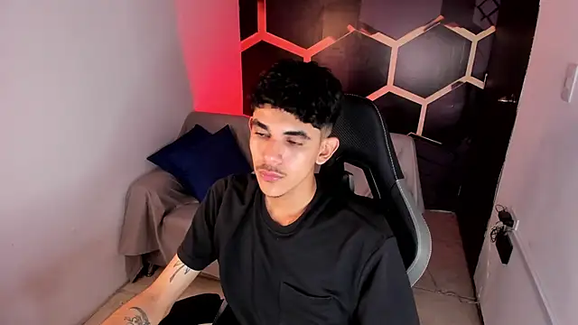 Онлайн чат XXX FlinsShadow