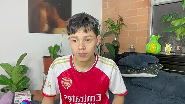 دردشة Andy_Belier23 الجنسية المباشرة