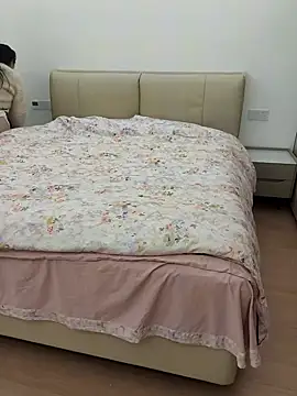 zzdd999 网络视讯表演