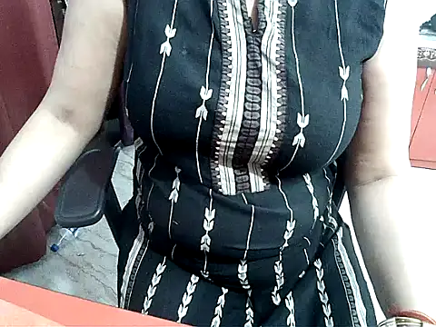 Nagma_housewife ওয়েবক্যাম শো