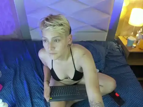 DannyRouds élő XXX-chatje