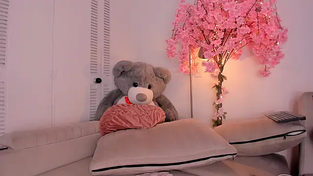 Chat +18 de kitty_miaa ao vivo