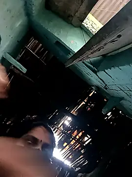 hemayadav111 Adlı Modelin Canlı XXX Sohbeti